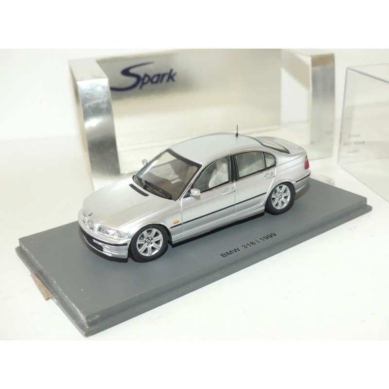 BMW 318 i 1999 Gris Argenté SPARK S0432 1:43