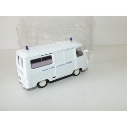 PEUGEOT J7 AMBULANCE NOREV pour HACHETTE 1:43 sous coque