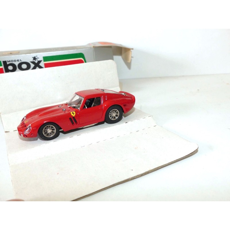 FERRARI GTO 1962 Rouge BOX BEST 8401 1:43