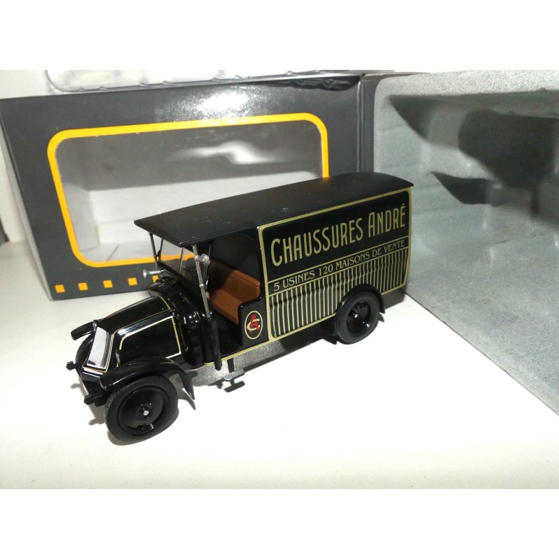 RENAULT 10CV 4 CYLINDRES CHAUSSURES ANDRE IXO 1:43
