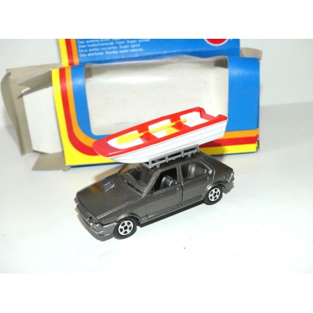 FIAT RITMO Avec Sa Barque Gris HOTWHEELS 1:43