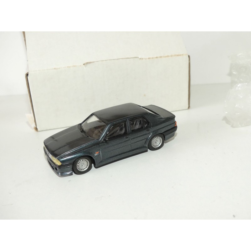 ALFA ROMEO 75 Gris KIT Monté ALEZAN 1:43