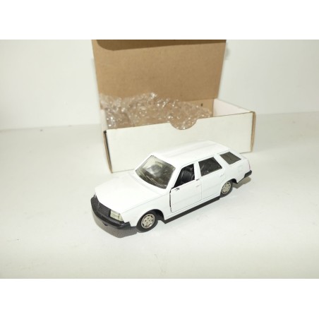 RENAULT 18 BREAK KIT Monte sur base NOREV AUTOMANY 1:43 imperfection