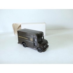CAMION AMERICAIN UPS VITESSE 1:50 (je pense mais sans certitude)