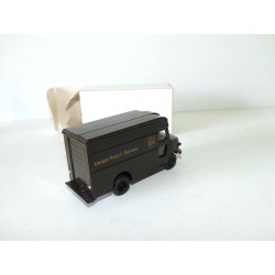 CAMION AMERICAIN UPS VITESSE 1:50 (je pense mais sans certitude)