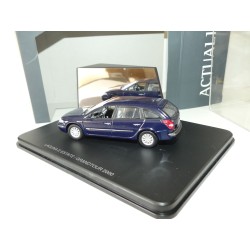 RENAULT LAGUNA II ESTATE Phase 1 PRIVILEGE 1,9 DCi Bleu UNIVERSAL HOBBIES 1:43