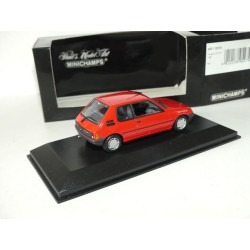PEUGEOT 205 XR 1988 Rouge MINICHAMPS 1:43 légère imperfection de peinture