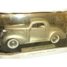 PONTIAC DELUXE Gris SIGNATURE MODELS 1:18