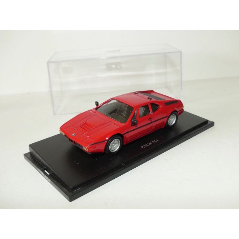 BMW M1 Rouge UNIVERSAL HOBBIES LEGEND 1:43