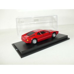 BMW M1 Rouge UNIVERSAL HOBBIES LEGEND 1:43