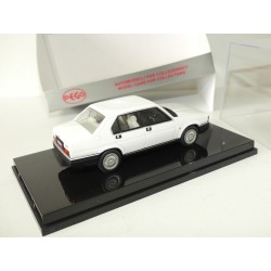 ALFA ROMEO 90 BERLINE 1986 Blanc PEGO 1:43
