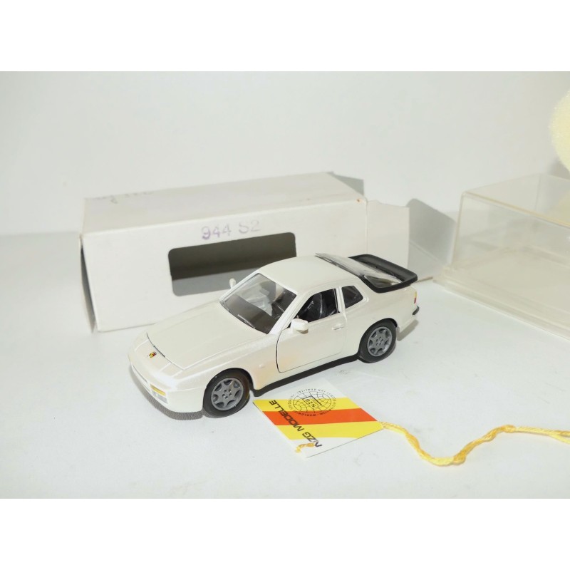 PORSCHE 911 944 S2 Blanc NZG 1:43