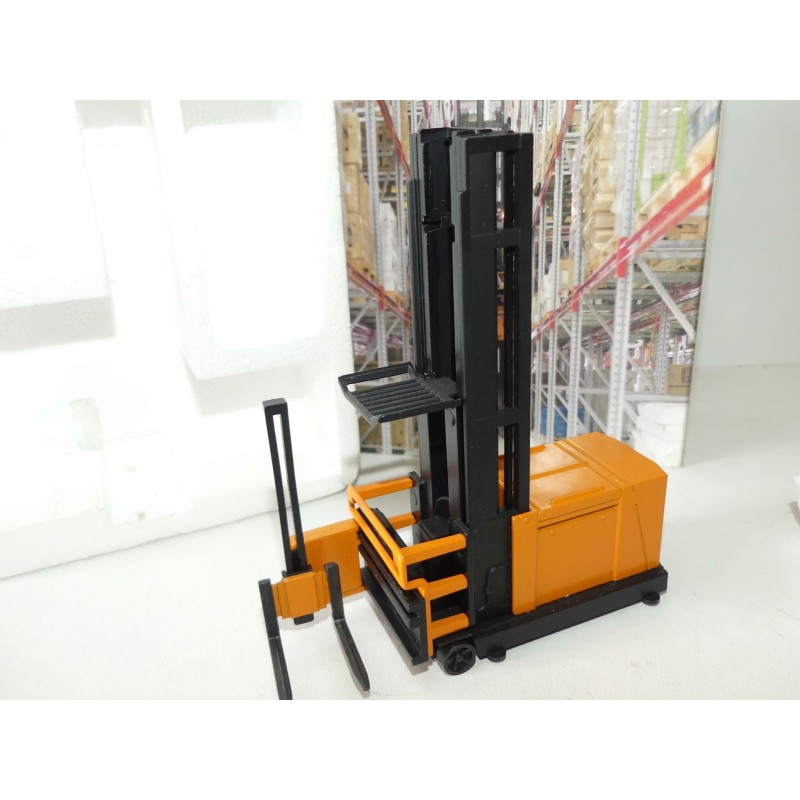CHARIOT ELEVATEUR PREPARATEUR DE COMMANDE MX NZG 328 1:35