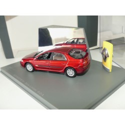 RENAULT LAGUNA II DYNAMIQUE Phase 1 B.74 Bordeaux UNIVERSAL HOBBIES 1:43