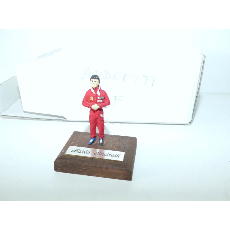 FIGURINE PILOTE F1 M. ANDRETTI SUR FERRARI socle bois 1:43 figurine metal peint