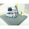 RENAULT CLIO V6 Phase I Gris Présentation Mondial Auto 1998 UNIVERSAL HOBBIES 1:43