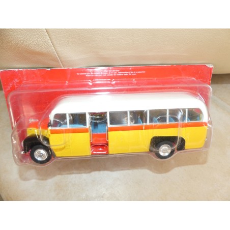 AUTOBUS ET AUTOCARS NÂ°19 FORD THAMES ET7 1952 HACHETTE 1:43
