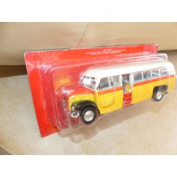 AUTOBUS ET AUTOCARS NÂ°19 FORD THAMES ET7 1952 HACHETTE 1:43
