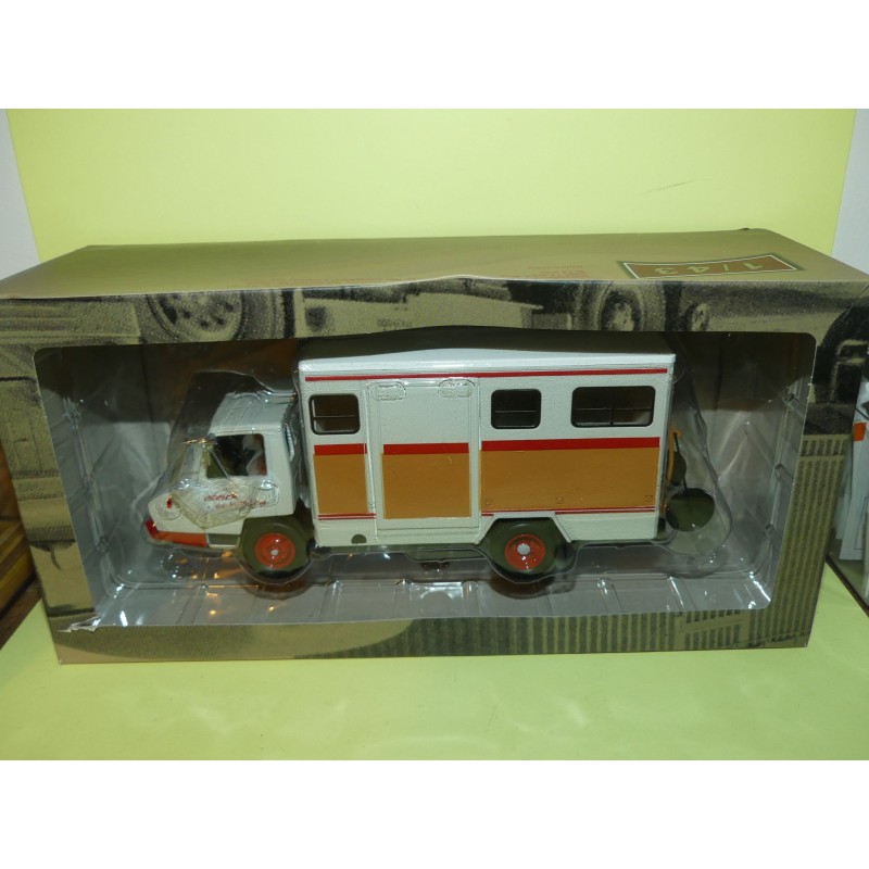 CAMION D'AUTREFOIS N°095 BERLIET STRADAIR 50 1958 Transport de ChevauxALTAYA 1:43