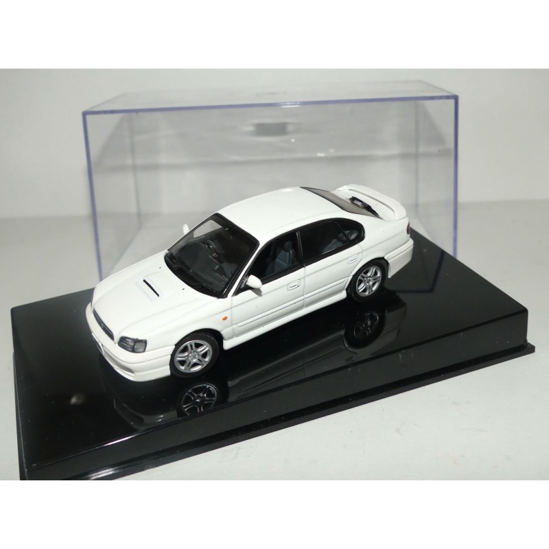 SUBARU LEGACY B4 1999 Blanc AUTOART 1:43