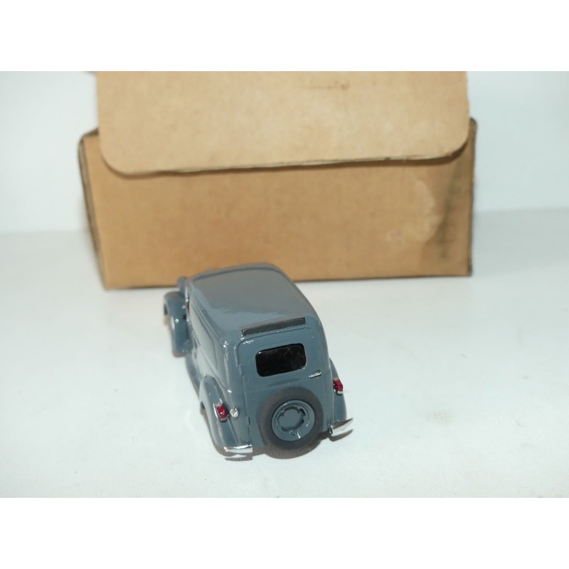 1/43 Panhard Dyna Z Paris 1953 Taxi Neuf En Boite EUR 10,00 - FR