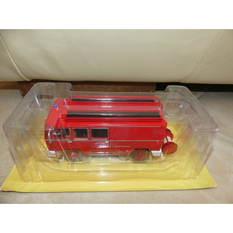 CAMION POMPIERS NÂ°015 BERLIET GAK 17 1962 CAMIVA 1984 HACHETTE 1:43 