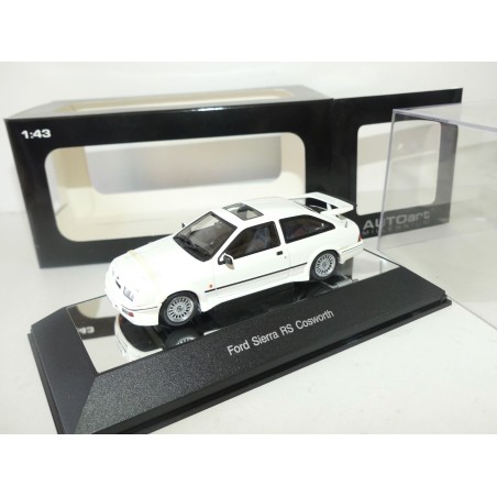 FORD SIERRA RS COSWORTH Blanc AUTOART 1:43