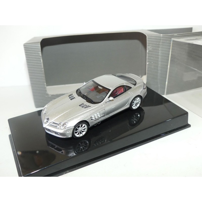 MERCEDES CLASSE SLR McLAREN Gris AUTOART 1:43