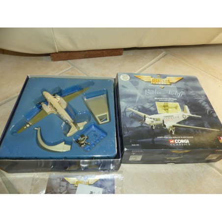 AVION DOUGLAS C-47A SKYTRAIN US AIR FORCE CORGI 47101 1:444