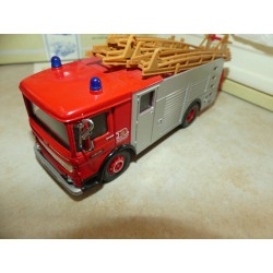 CAMION AEC PUMP ESCAPE FIRE ENGINE POMPIERS CORGI 97356 1:50 imperfection rétro