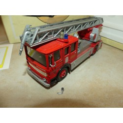 CAMION AEC LADDER FIRE VEHICULE POMPIERS CORGI 97385 1:50 imperfection rétro