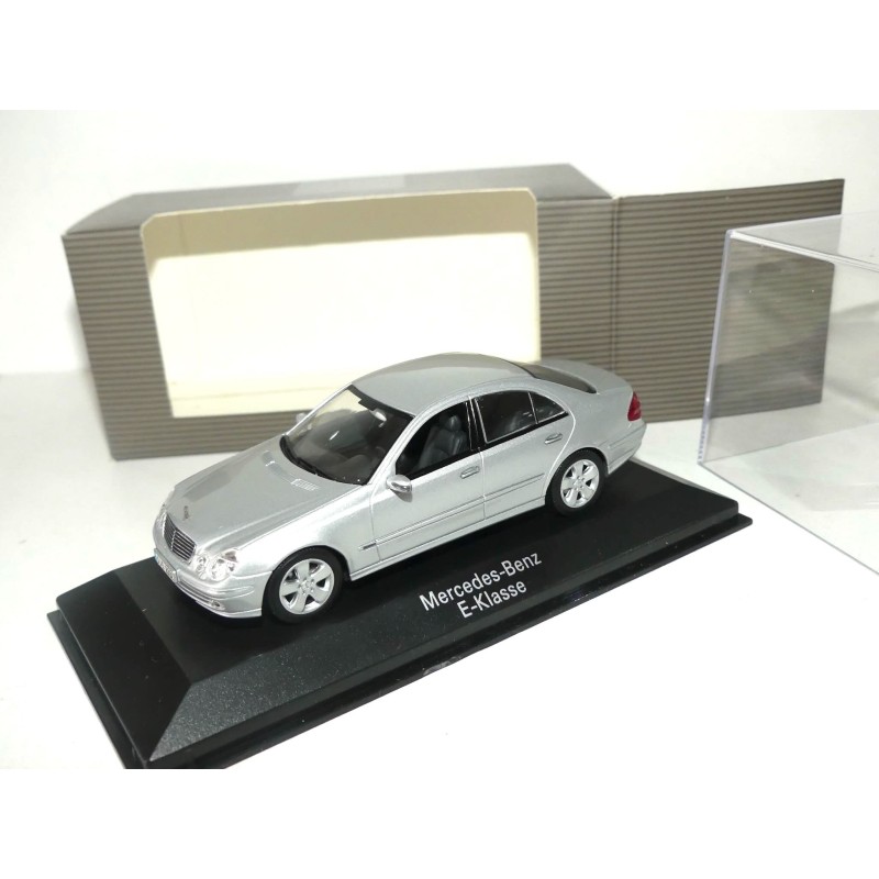MERCEDES CLASSE E TYPE 211 2002 Gris MINICHAMPS 1:43