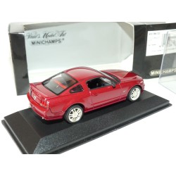 FORD MUSTANG GT 2005 Rouge Vin MINICHAMPS 1:43