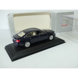 AUDI A6 C6 3.2 FSi QUATTRO Bleu Intérieur couleur Vanille MINICHAMPS 1:43