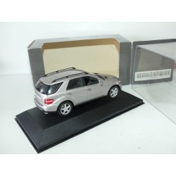MERCEDES CLASSE M ML TYPE 164 Gris Cubanit MINICHAMPS 1:43