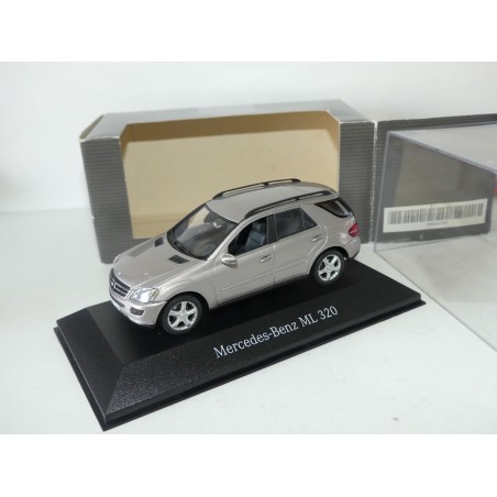 MERCEDES CLASSE M ML TYPE 164 Gris Cubanit MINICHAMPS 1:43