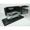 TOYOTA YARIS II Phase 1 5 Portes 2005 Bleu Clair MINICHAMPS 1:43 imperfection