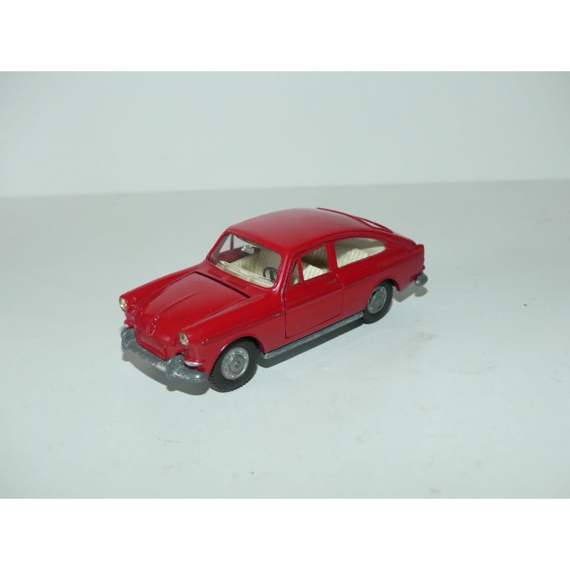 VW 1600 TL Rouge DINKY TOYS 1:43 sans boite