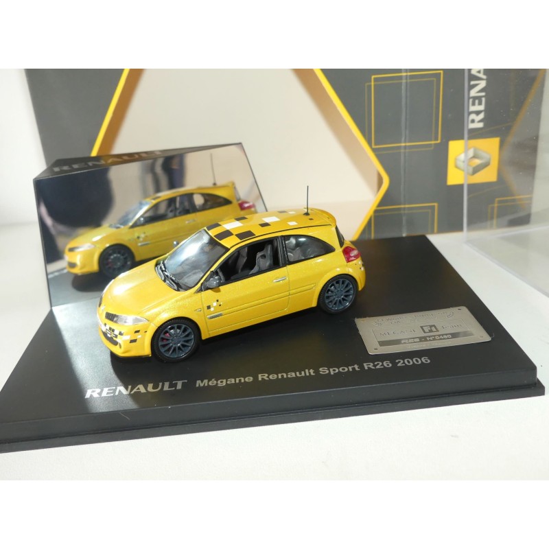 RENAULT MEGANE II SPORT Orange UNIVERSAL HOBBIES 1:43
