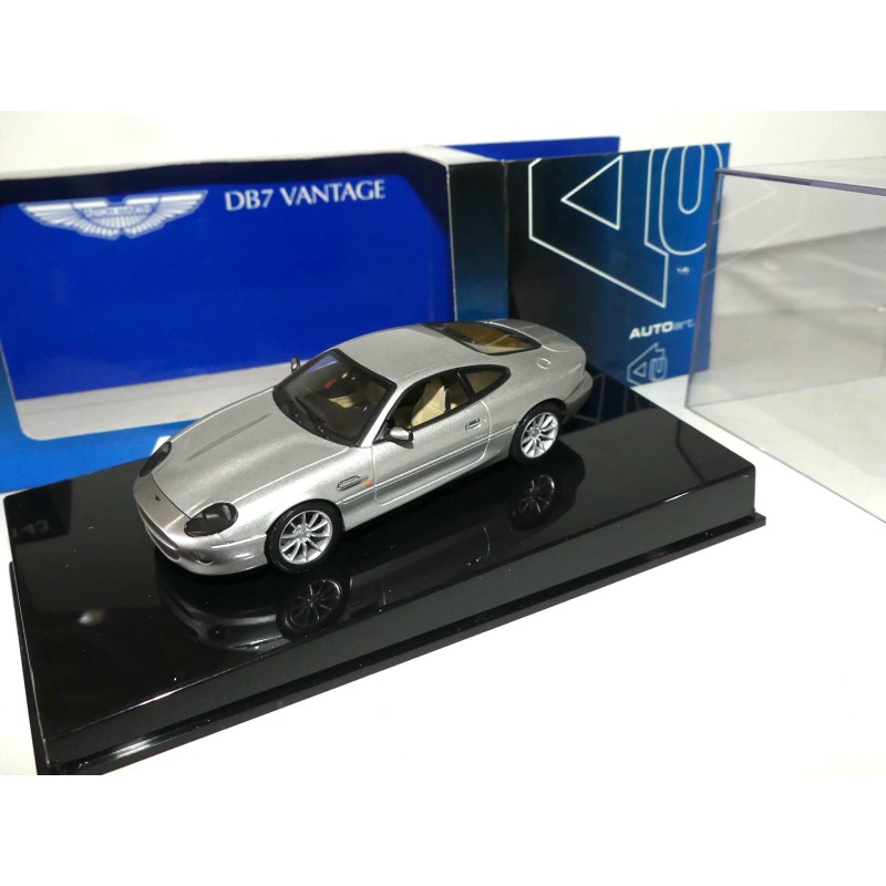 ASTON MARTIN DB7 COUPE Gris AUTOART 1:43
