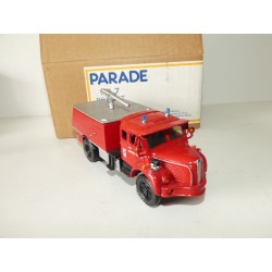 CAMION BERLIET GLC 8 POMPIER  CITERNE AEROPORT KIT PARADE 1:50