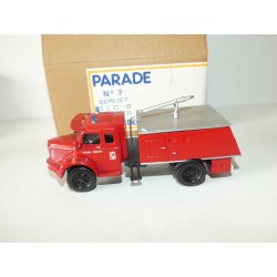 CAMION BERLIET GLC 8 POMPIER  CITERNE AEROPORT KIT PARADE 1:50