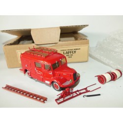 CAMION LAFFLY BSS 163 1949 POMPIER  KIT MINITRUCKS 1:50