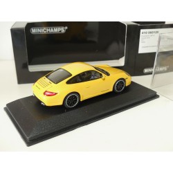 PORSCHE 911 CARRERA GTS 997 II 2011 Jaune MINICHAMPS 1:43