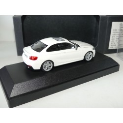 BMW SERIE 2 F22 COUPE Noir MINICHAMPS 1:43