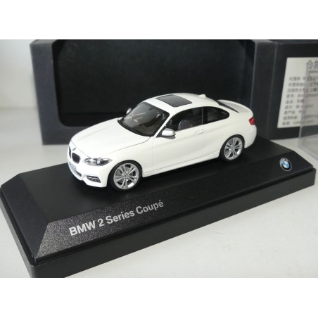 BMW SERIE 2 F22 COUPE Noir MINICHAMPS 1:43