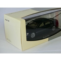 AUDI A8 D2 Phase 1 Bleu Marine  MINICHAMPS 1:43 contreboite jaunie