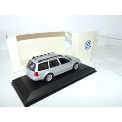 VW BORA VARIANT Gris MINICHAMPS 1:43