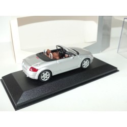 AUDI TT ROADSTER 8N Phase 2 Gris avec petit aileron MINICHAMPS 1:43