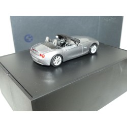 BMW Z4 2002 Gris MINICHAMPS 1:43